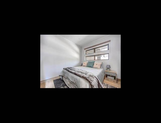 2 BEDROOM COMPLEX FOR SALE IN SANDTON CENTRAL